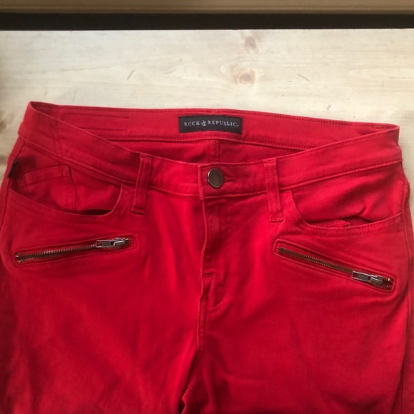 Red pants - Picture 1 of 2